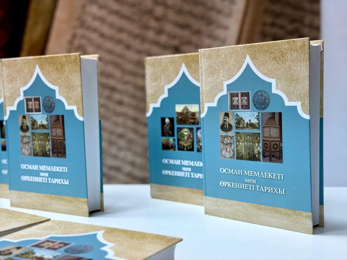 "Osmanlı Devleti ve Medeniyeti Tarihi" eseri Kazakça yayımlandı
