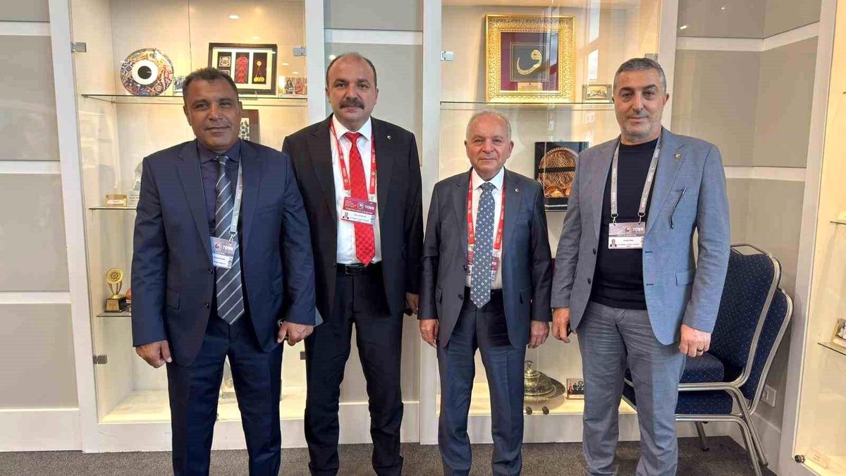 Karabük temsilcilerine TOBB'dan hizmet şeref belgesi