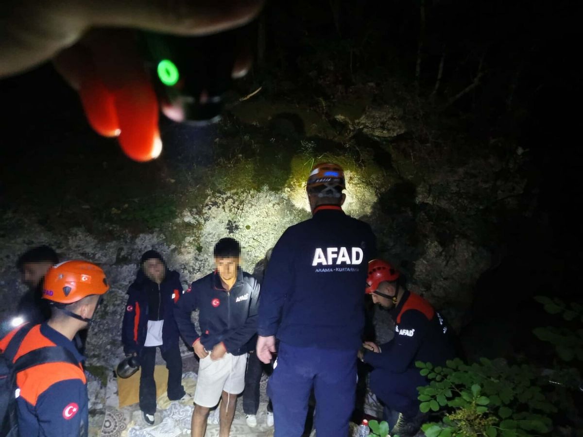 Şelale bölgesinde kaybolan 4 genç sağ bulundu