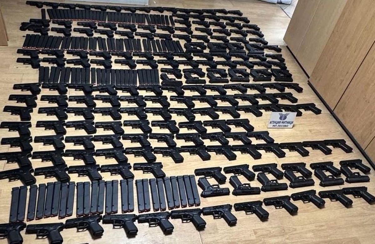 Sınır kapısında tırda 198 kaçak tabanca ele geçirildi