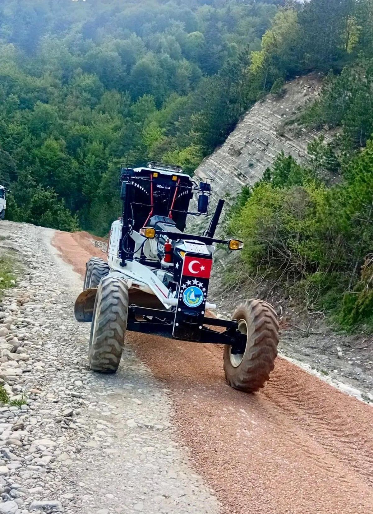 Sinop'ta köylerde yol iyileştirme çalışmaları