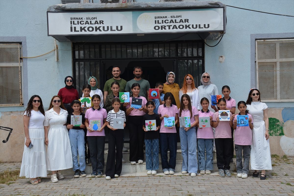 Şırnak'ta gönüllü öğretmenler kırsalda yaşayan öğrencileri resimle buluşturuyor