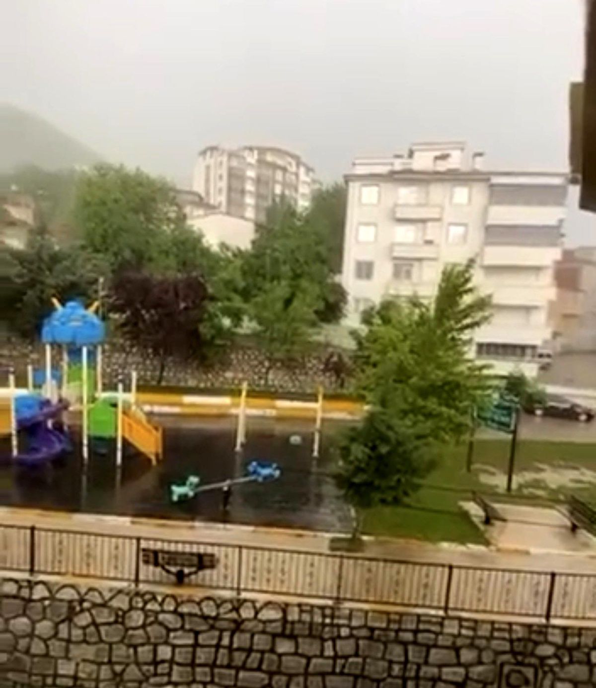 Taşkın uyarısı yapılan Tokat'ta yağmur etkili oldu
