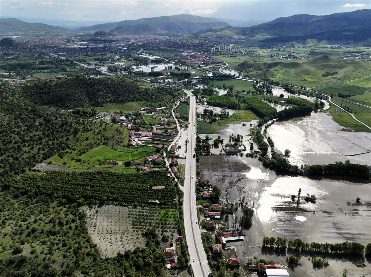 Tokat'ta taşkın nedeniyle tarım arazileri sular altında kaldı