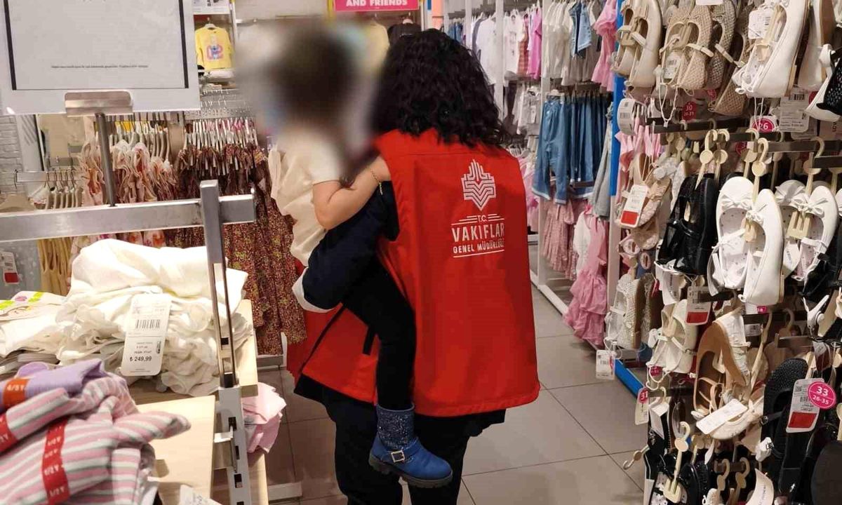 Yetim ve öksüz çocuklara bayramlık hediyesi