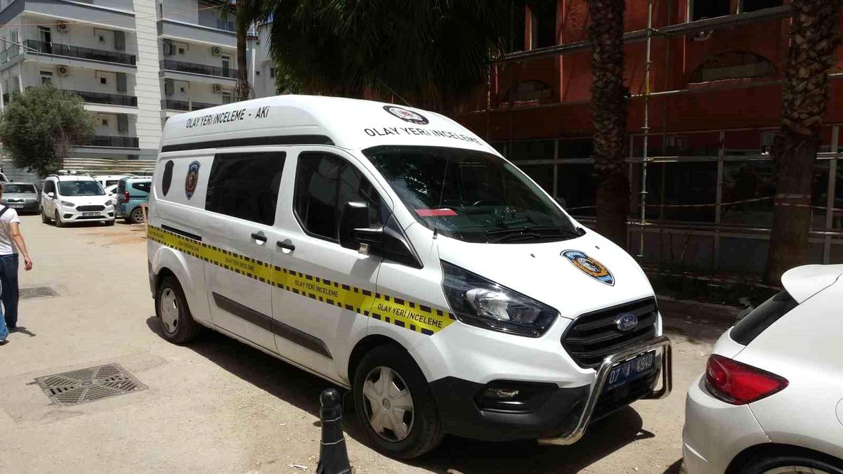 2 gündür işe gitmeyen havalimanı çalışanı evinde ölü bulundu