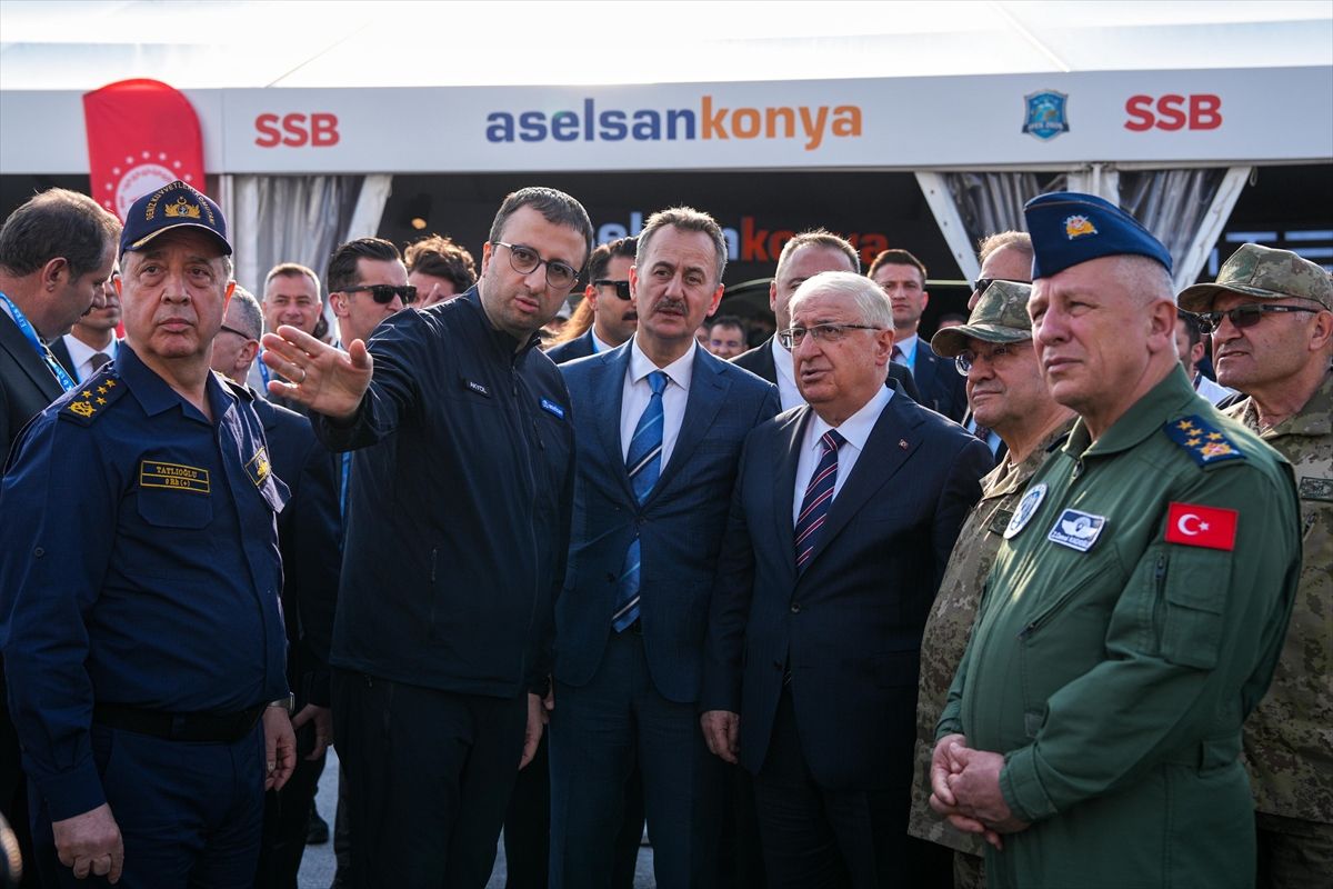 Erdoğan EFES-2026'da ASELSAN'ın oyun değiştirici sistemlerini inceledi