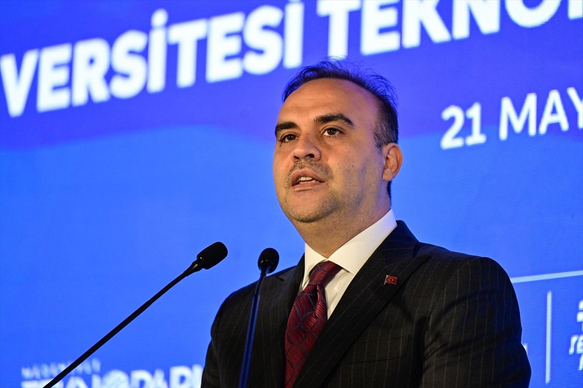 Bakan Kacır: Gençler teknolojiyi üreten bireyler olarak katılmalı