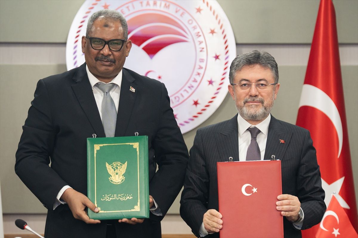 Bakan Yumaklı ve Sudanlı mevkidaşı Guraşi, 16. KEK Toplantı Tutanağı İmza Töreni'ne katıldı Açıklaması
