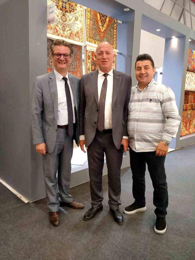 Başkan Kumral'dan HOMETEX'te Babadağlı firmaları ziyaret etti