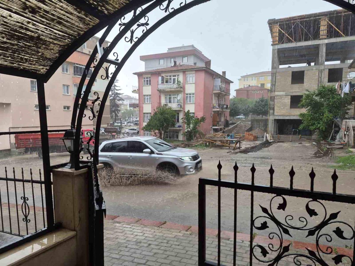 Başkent'te sokaklar göle döndü