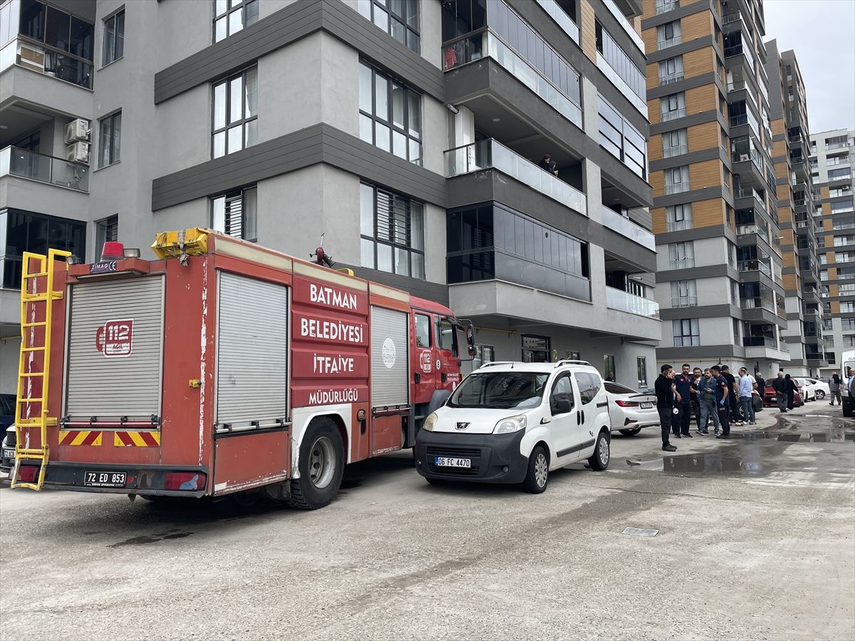 Batman'da Asansör Faciası: Mahsur Kalanları Kurtarmak İsterken Boşluğa Düşen 67 Yaşındaki Adam Hayatını Ka...