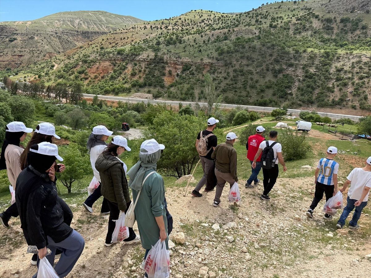 Çemişgezek'te öğrenciler tarihi ve doğal güzellikleri gezdi