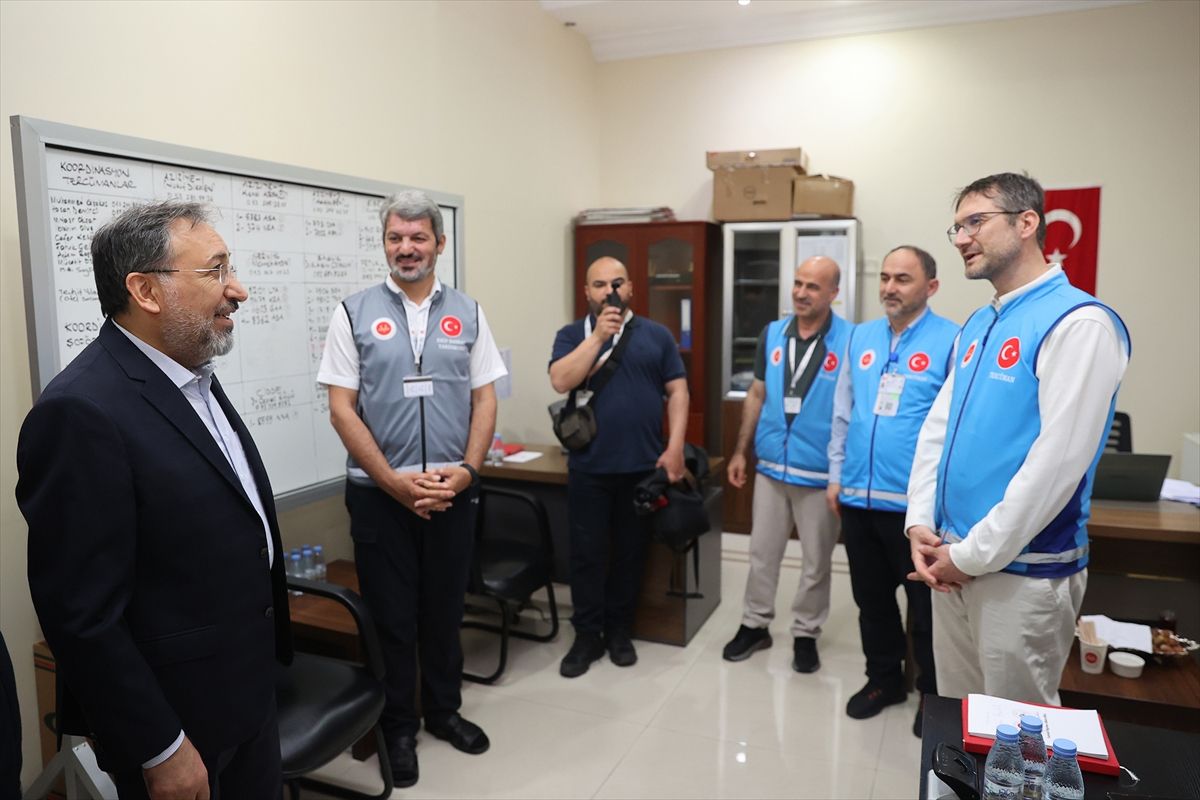 Diyanet İşleri Başkanı Arpaguş, Mekke'de ekip başkanlıklarını ziyaret etti