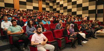 Diyarbakır'da ortaokullar arası 'İngilizce Bilgi Yarışması Finali' düzenlendi