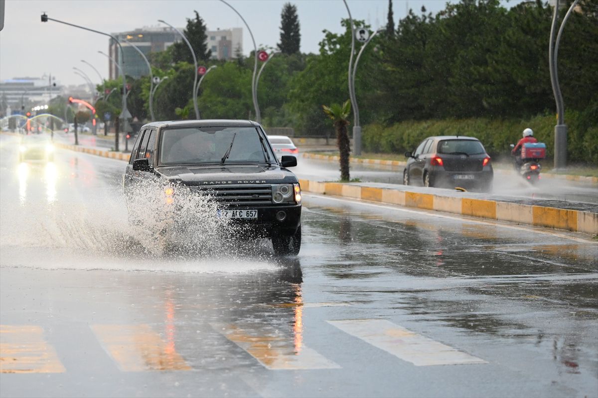 Edirne'de sağanak etkili oldu