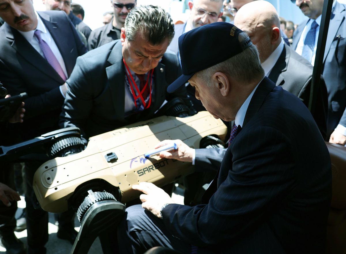Cumhurbaşkanı Erdoğan, EFES-2026 Tatbikatı'nda Savunma Sanayi Sergisi'ni Gezdi