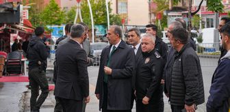 Hakkari Valisi Taşyapan, temel kazısı sonrası zemininde çatlakların oluştuğu bölgede incelemelerde bulundu