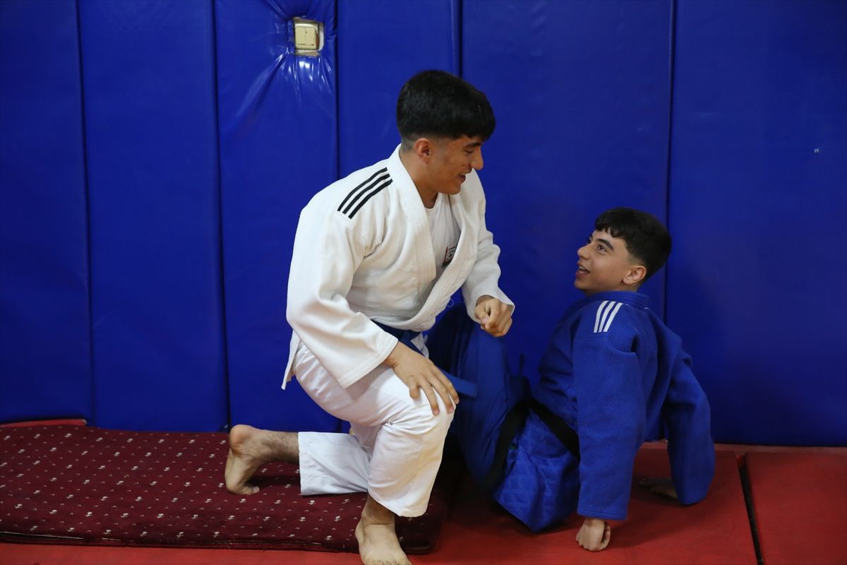 Şanlıurfalı kardeşler judoda başarıya koşuyor