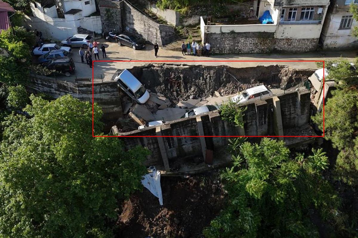 Yağışın bilançosu ağır oldu! Çöken yol araçları yuttu