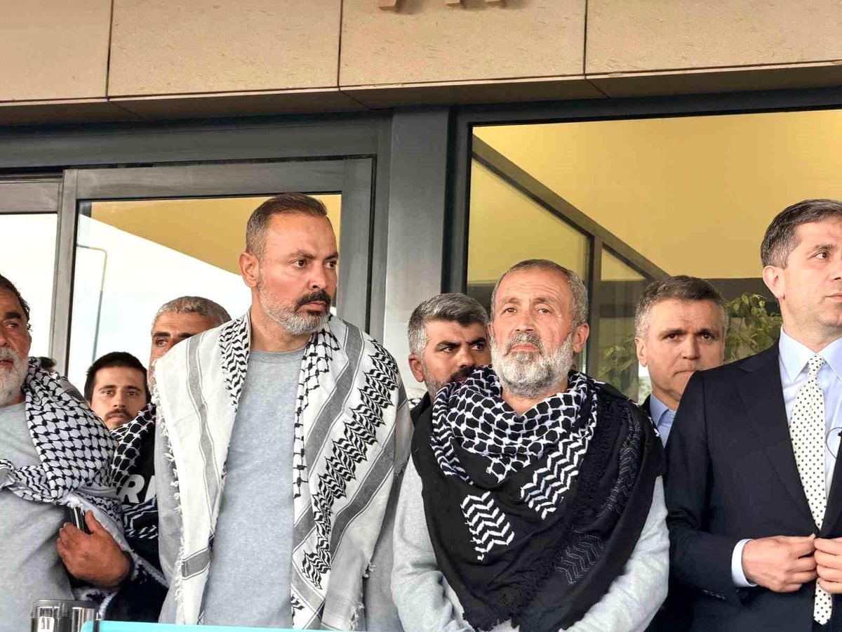 İsrail'in alıkoyduğu Küresel Sumud Filosu'ndaki 422 aktivist İstanbul'a geldi