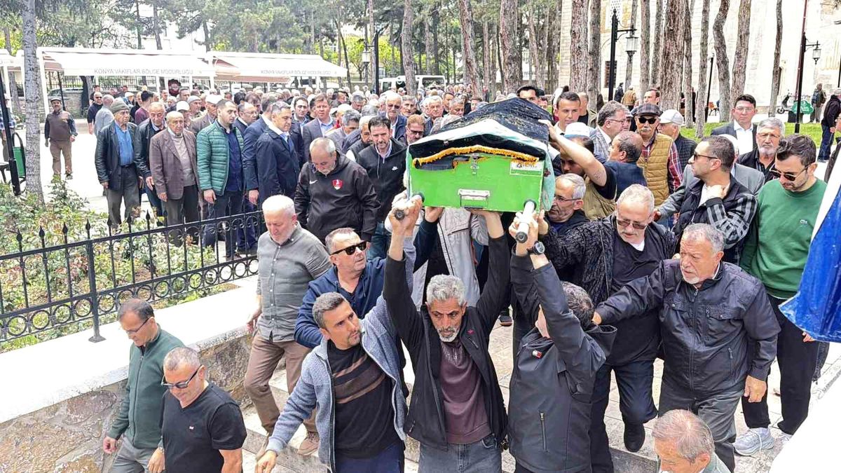 İzmir'de vahşete kurban giden Emine Dönmez'e memleketi Akşehir'de acı veda