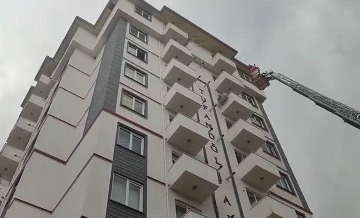 Kahramanmaraş’ta 10 katlı binada korkutan yangın