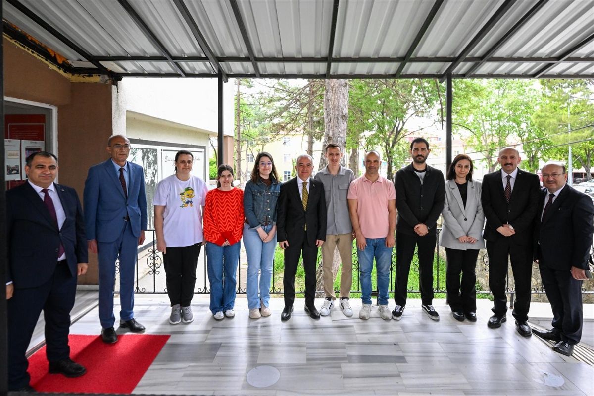 Kırklareli Valisi Turan, Vize Milli Eğitim Müdürlüğünü Ziyaret Etti