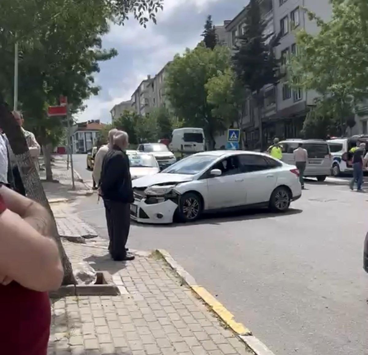Lüleburgaz'da 3 araç birbirine girdi