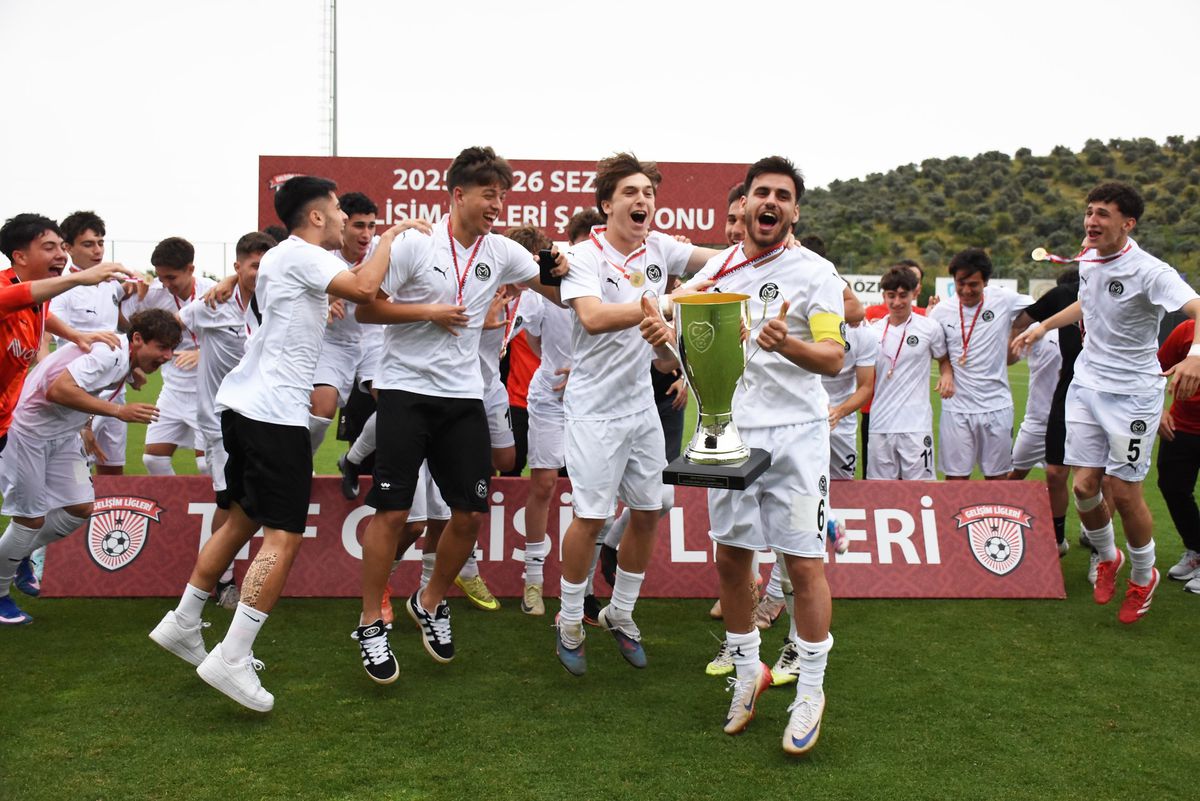 Manisa FK U19 Takımı'na Şampiyonluk Teşekkürü: 'Gurur Duyuyoruz'