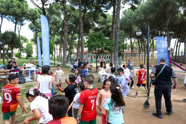 Öğrenciler Tekstil Park'ta doyasıya eğlendi