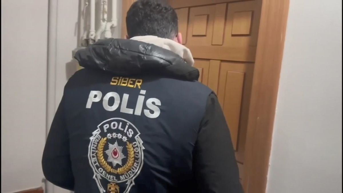 Sahte 'TOKİ' sitesi kurarak çok sayıda kişiyi 9 milyon dolandıran 14 şüpheli yakalandı