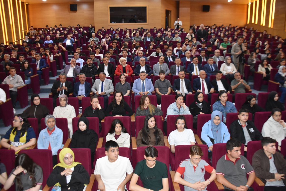 Sinop'ta 'Ergenekon Destanı' Sahnelendi