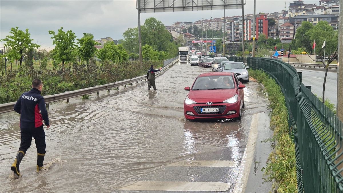 Su altında kalan Zonguldak-Alaplı çevre yolunda ulaşım aksadı