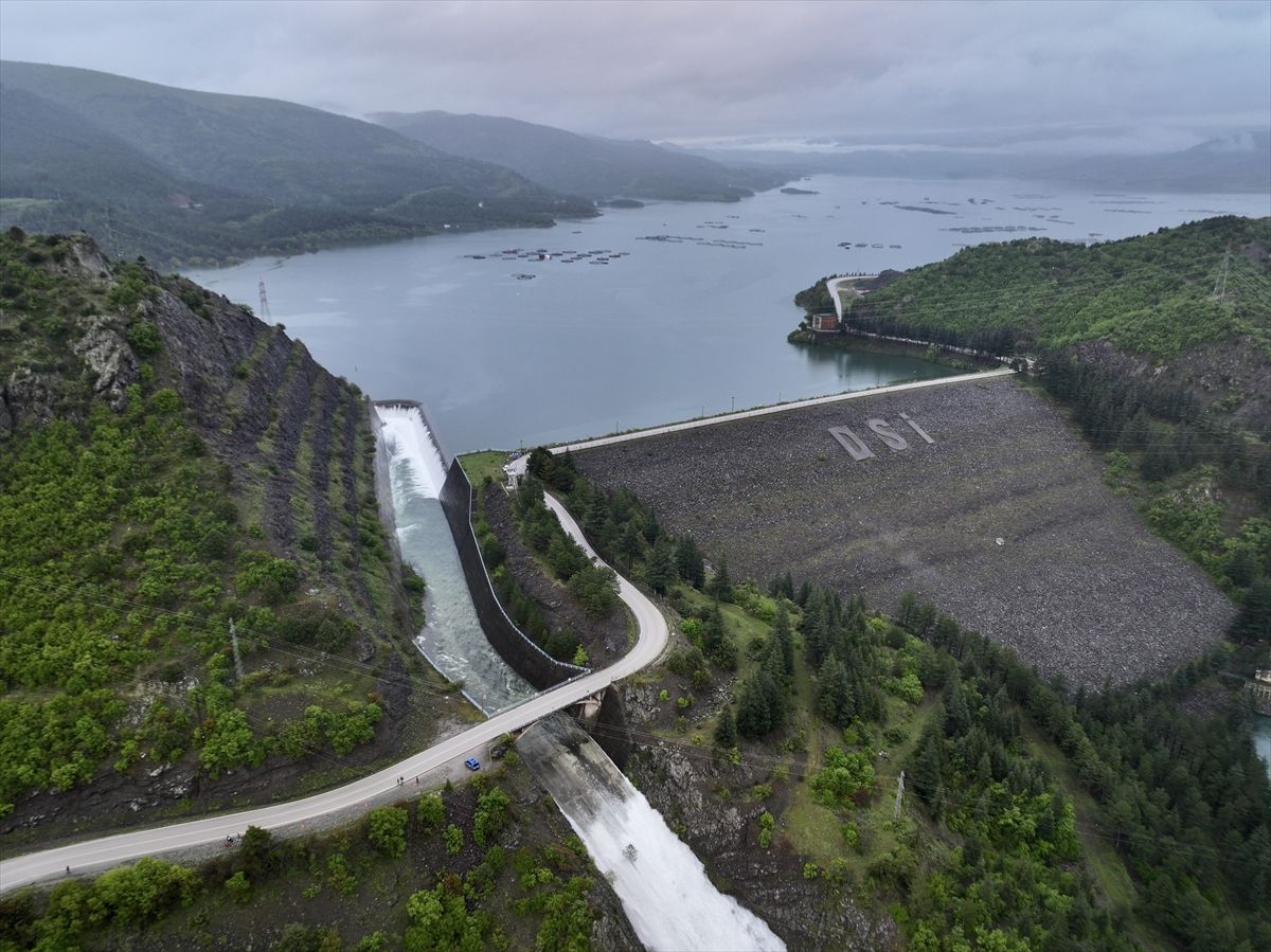 Tokat'ta yüzde 100 doluluk oranına ulaşan Almus Barajı dronla görüntülendi