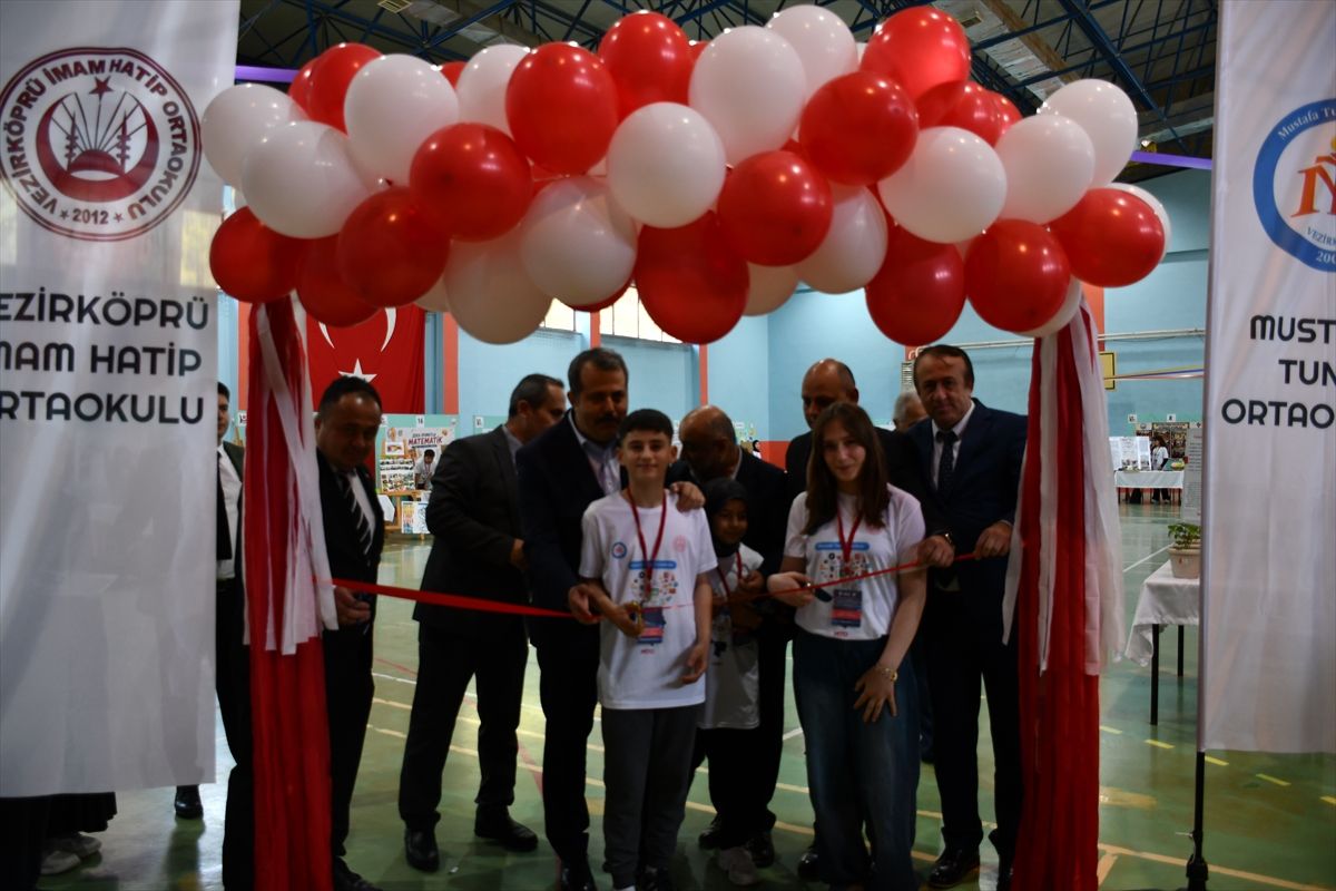 Vezirköprü'de TÜBİTAK 4006 Bilim Fuarı Açıldı