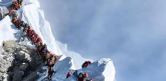 Everest'te 2 Hint dağcı hayatını kaybetti