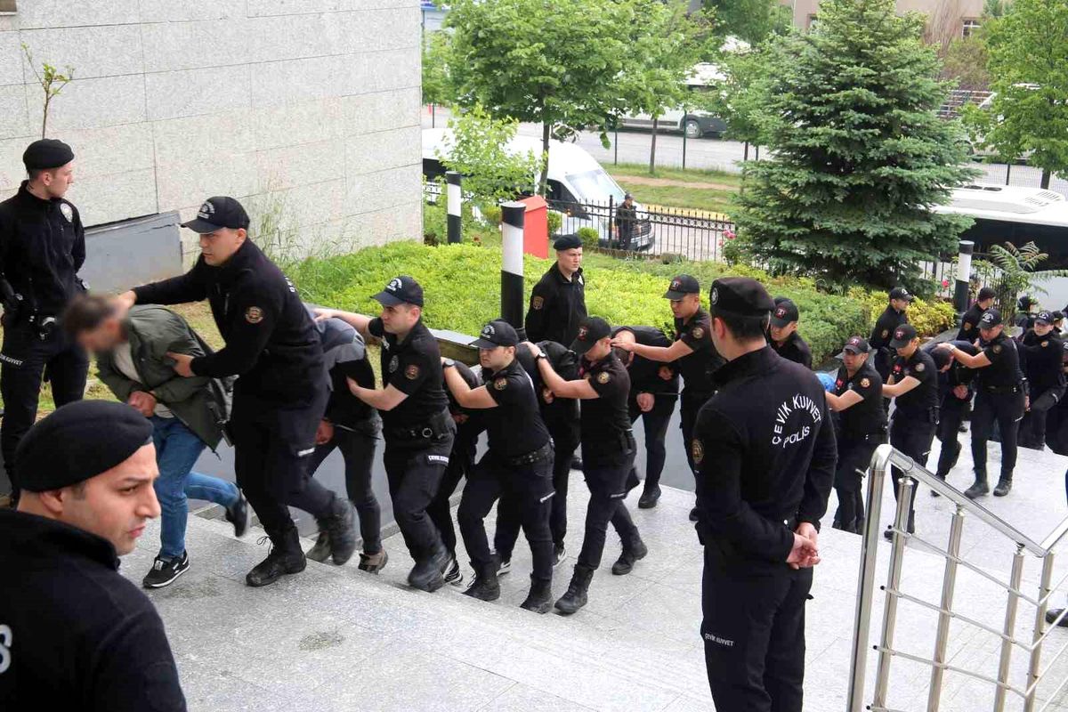 954 milyon liralık vurgunun operasyon anı kamerada: 35 tutuklama