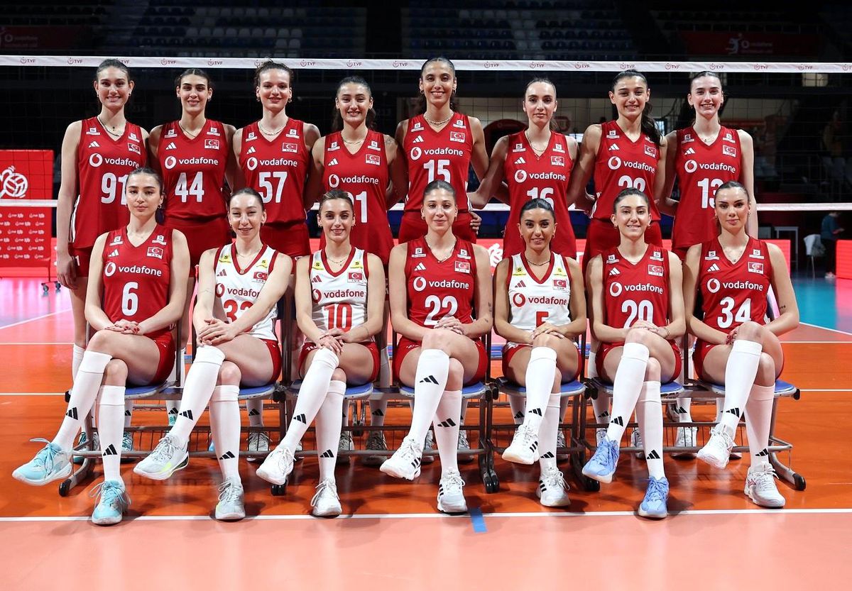 A Milli Kadın Voleybol Takımı, Polonya'yı 3-2 mağlup etti
