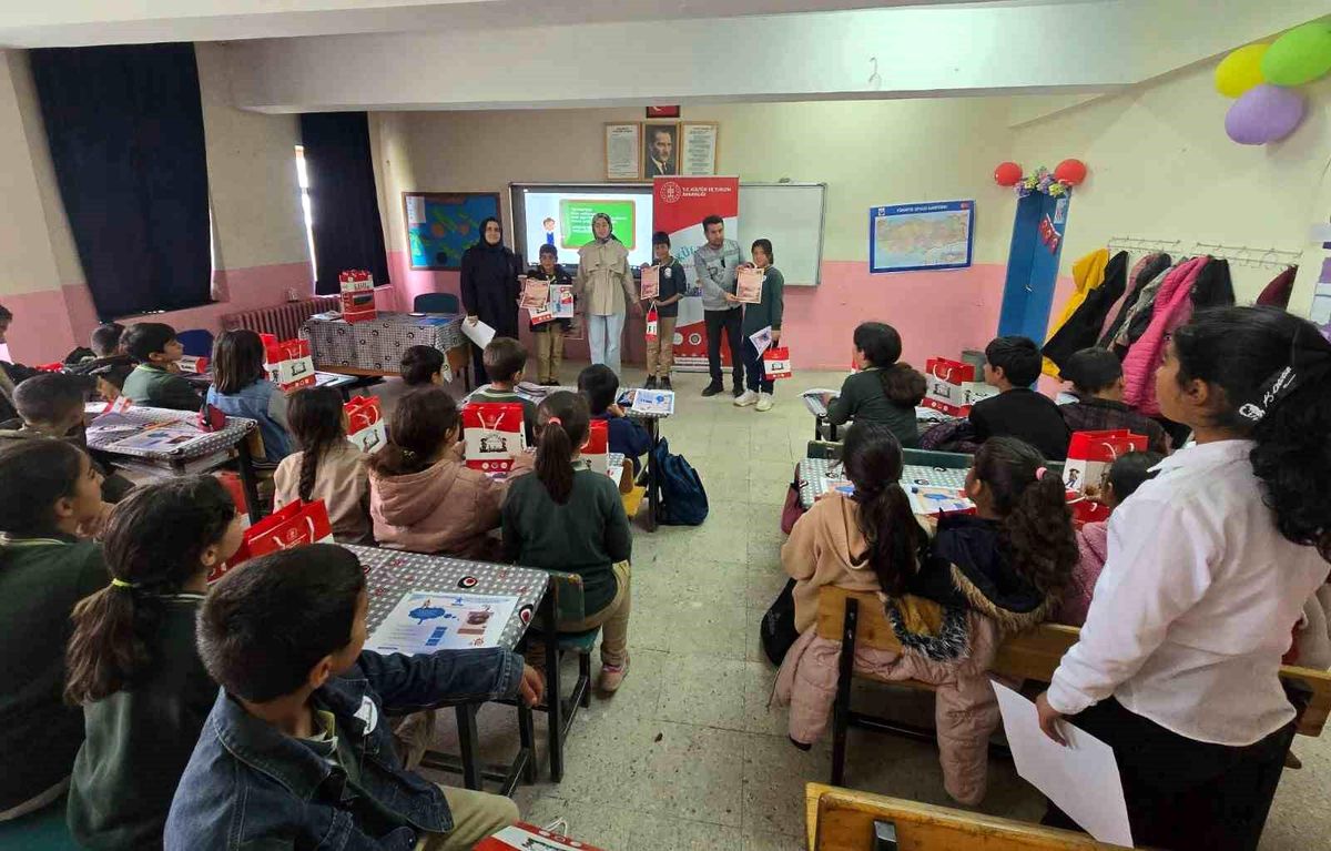 Ahlat'ta 'Kültür Koruyucuları' etkinlikleriyle geleceğe miras bilinci aşılanıyor