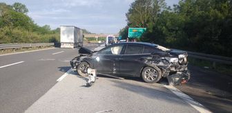 Anadolu Otoyolu'nun Düzce kesiminde 3 aracın karıştığı kazada 3 kişi yaralandı