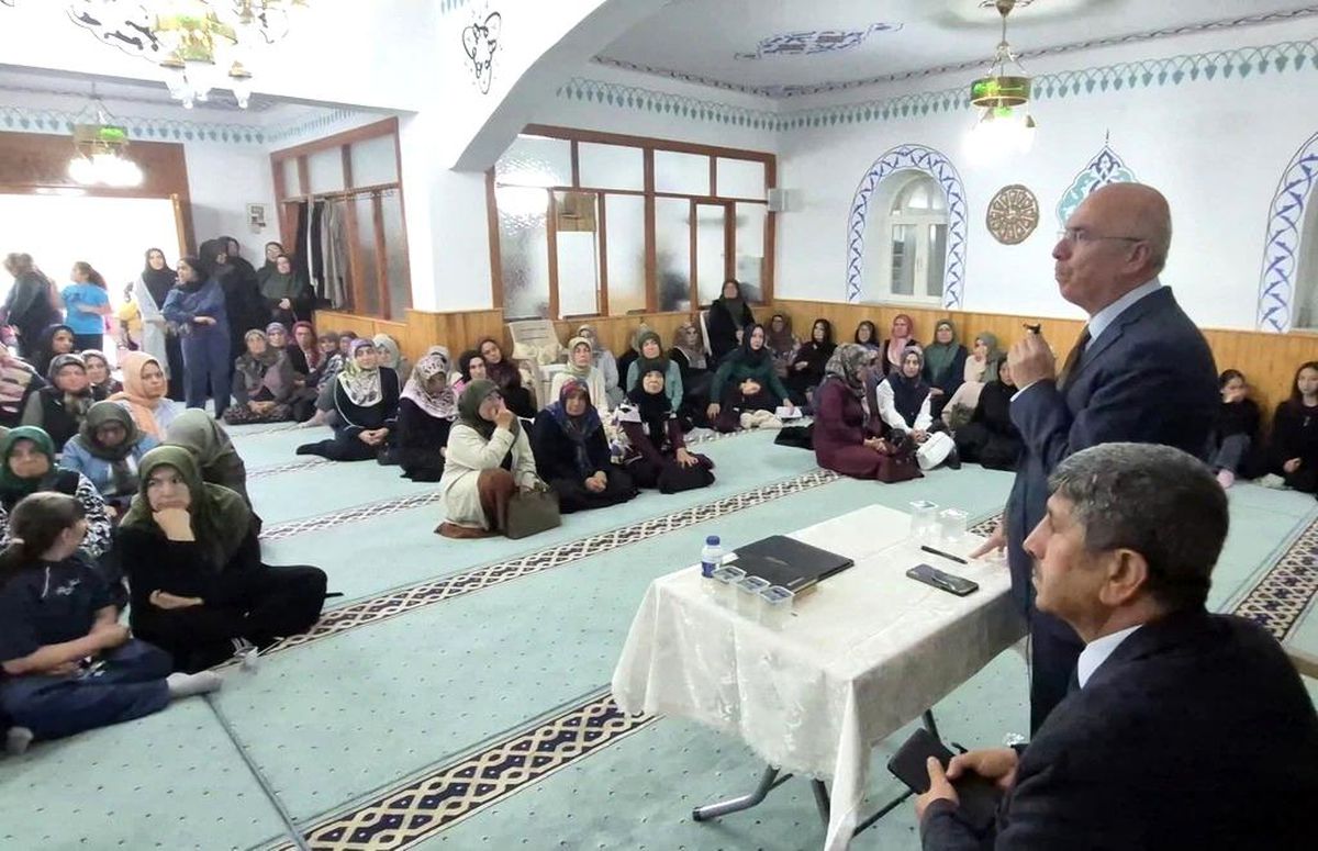 Anamur'da 4-6 Yaş Kur'an Kursu öğrencilerinden yıl sonu gösterisi