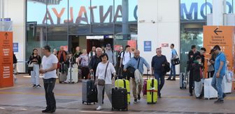 Antalya'da bayram öncesi tatil yoğunluğu başladı