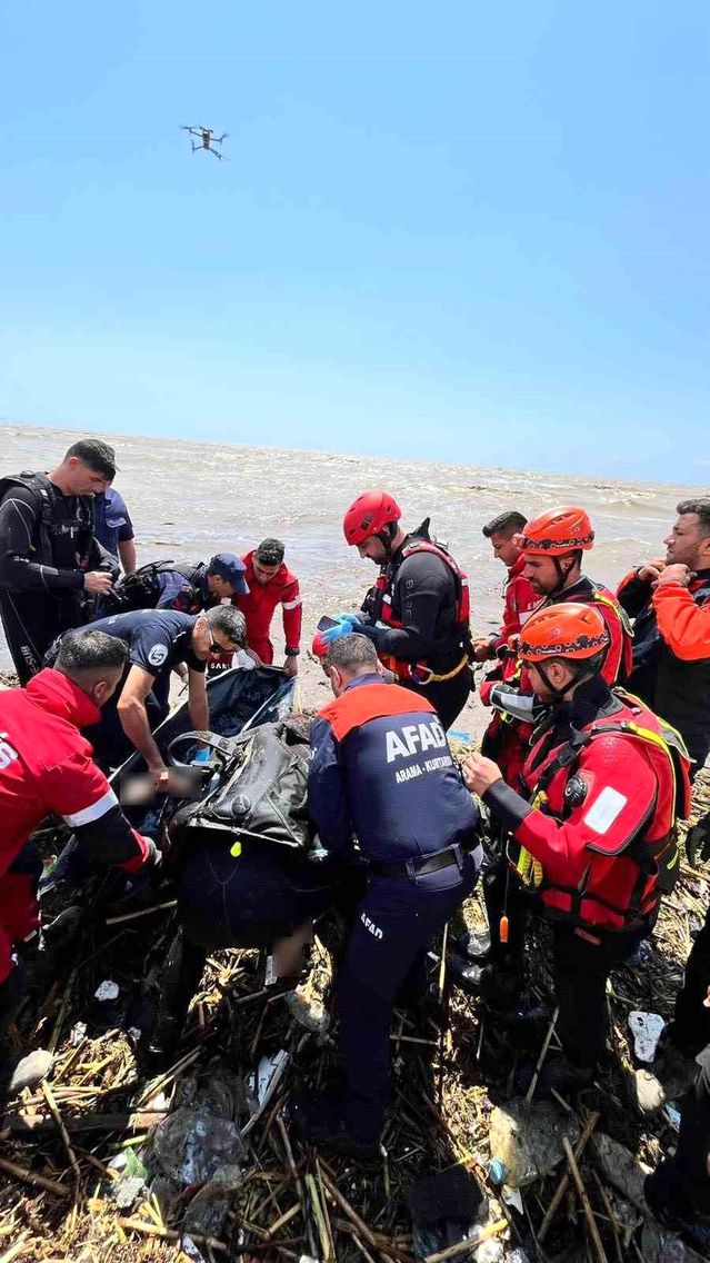 Asi Nehri'yle Akdeniz'in buluştuğu noktada ceset bulundu