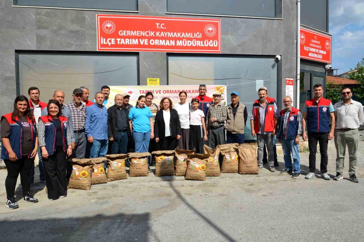 Aydın'da TAKE projeleriyle üreticiye tohum desteği sürüyor