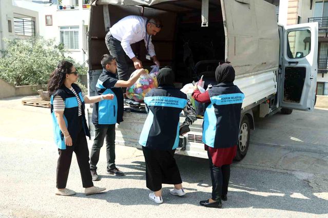 Bodrum'da çocuklara bayram öncesi oyuncak dağıtıldı
