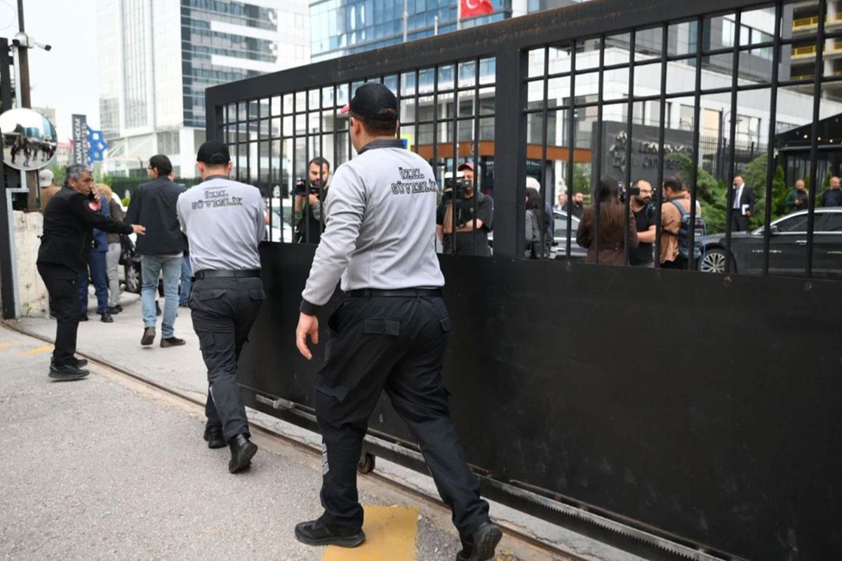 CHP Genel Merkezi'ne mutlak butlan tebliği haftaya ertelendi