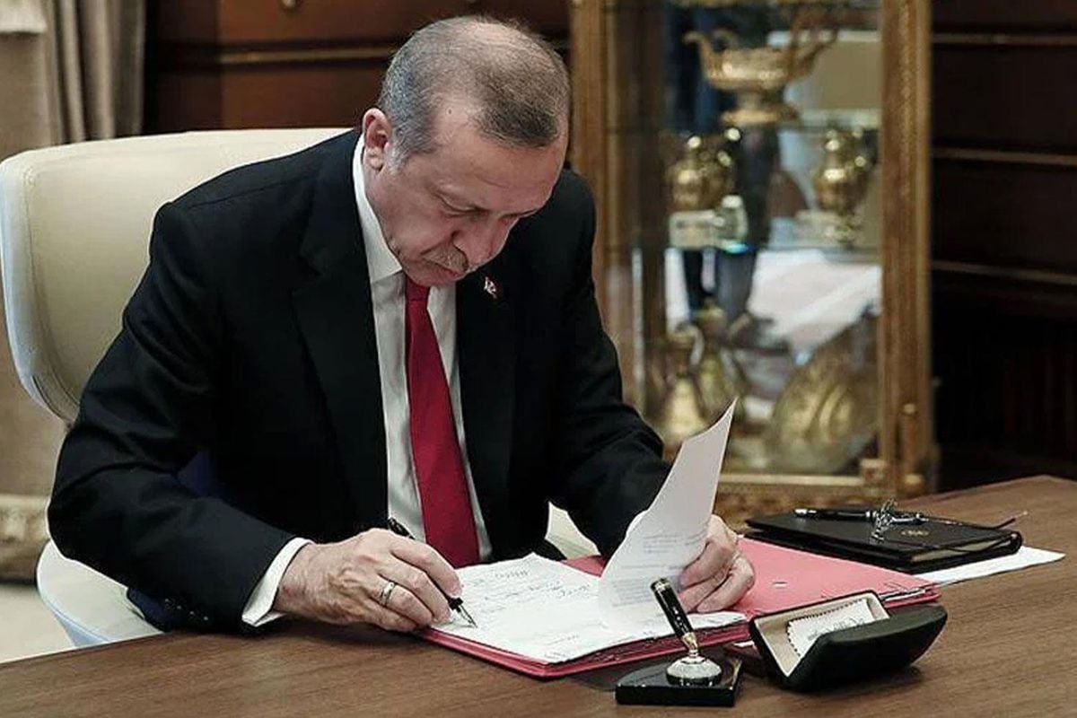 4 bakanlık ile bazı kurumlara ilişkin atama ve görevden alma kararları Resmi Gazete’de yayımlandı