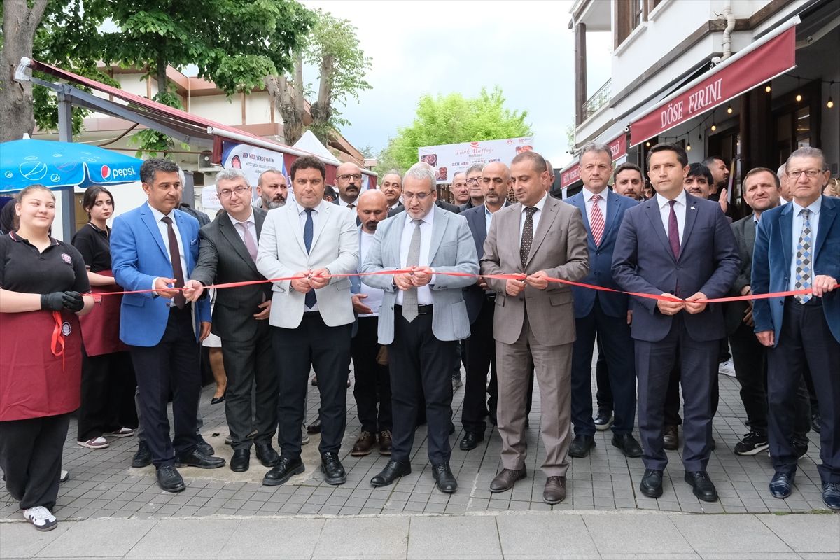 Çorum'da meslek lisesi öğrencileri geleneksel yemekleri tanıttı