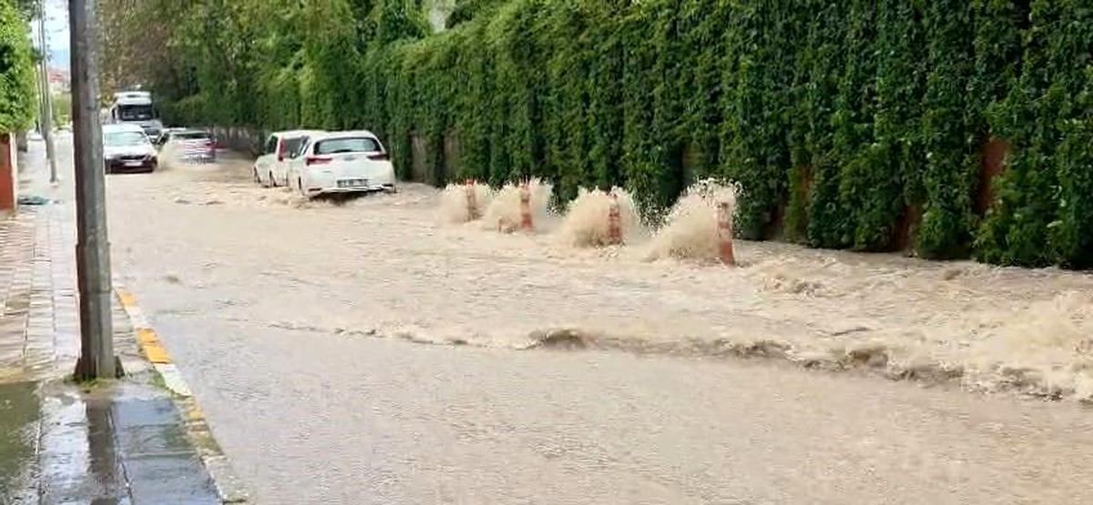 Elazığ'da sağanak yağış etkili oldu